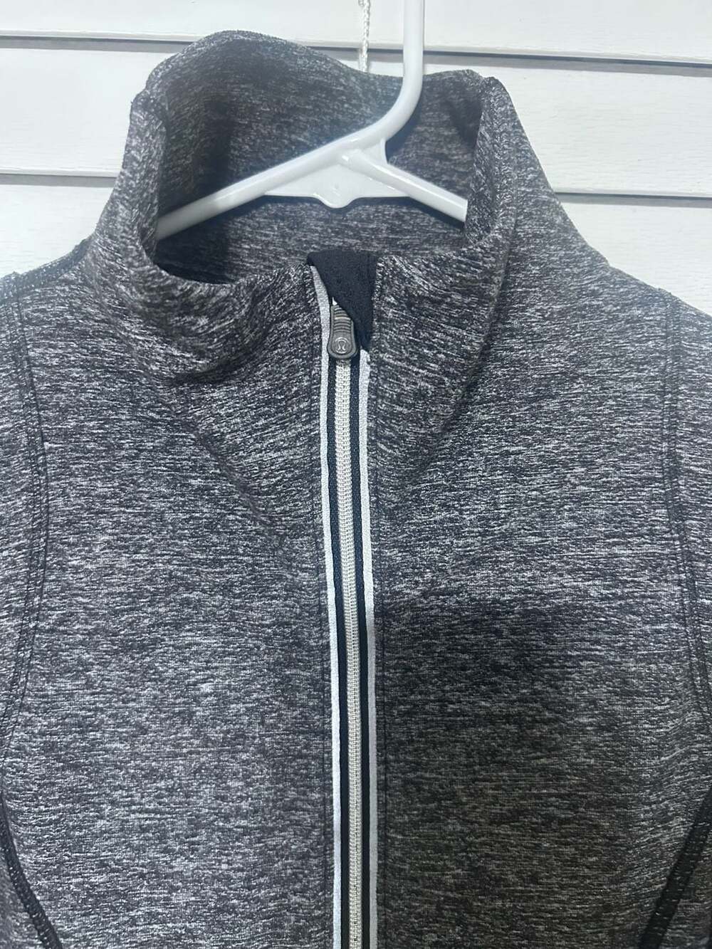 Lululemon Heathered Grey Half-Zip Athletic Pullover - Picture 4 of 4